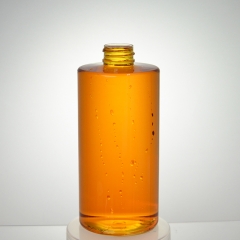bouteilles en plastique cylindriques